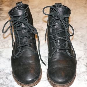 Leather lace up boot Women's 6.5